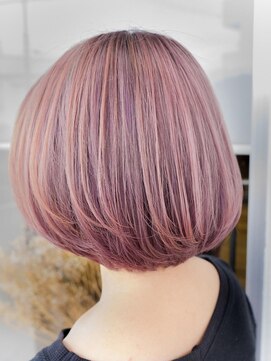 デビュー ヘアーメイク ショートボブ　ピンクカラー