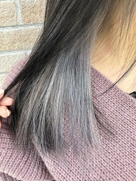 ニューヨークニューヨーク 姫路広畑店(NYNY) シルバーのインナーカラーとダークトーン