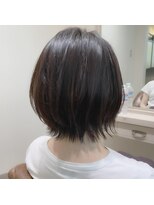 リュドール 栄(Rue D’or)&nbsp;ショートカット毛先外はねブラック大人っぽさUPサラツヤ
