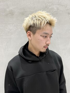 ウシワカマルエムティードット 富士宮店(USHIWAKAMARU MT.) ブロンド×ベリーショート