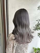 アン(Hair make un)&nbsp;【ダブルカラー】ホワイトシルバー♪