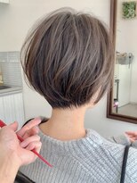 アイドットプラスサッポロ 札幌(i.+SAPPORO) グレージュカラー小顔顔まわり簡単スタイリングショートボブヘア