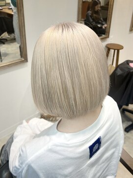 コレット 大宮(collet) ホワイトブロンド　collet矢島