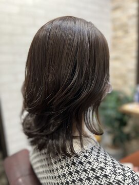 アトリエナガノ(atelier nagano) ニュアンスカラー/センターパート/ツヤ髪スタイル/ブルージュ