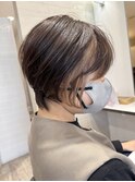 丸みショート × 顔まわりインナーカラー