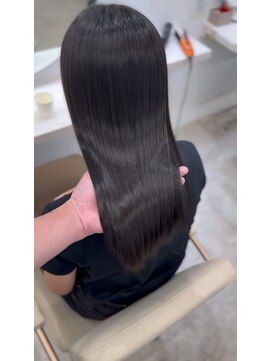 コア 梅田(Core) 黒髪 クラゲヘア オリーブグレー 小顔 ココアベージュ