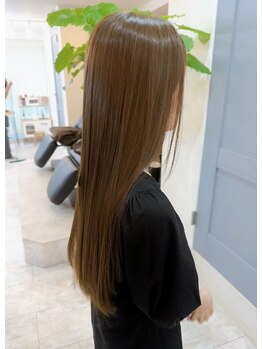 ベラ(Bella)の写真/梅雨時のうねり解消！美髪へ導く縮毛矯正、メニュー豊富で理想のストレートを叶えます☆