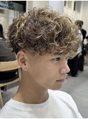 天神大名スペインカールツイストパーマフェードフリンジカット