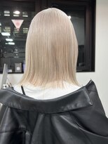 ベレーザシェルト(Beleza scelto)&nbsp;2422外国人風カラーホワイトベージュハイトーンカラーエギュモリ