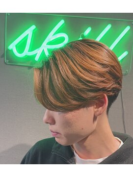 スキル(SKILL) センターパート/ニュアンスパーマ/メンズ縮毛矯正/パーマ落とし