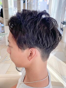 ミーティア バイ クアトロ(Meteor By QUATRO) メンズ ツーブロック 束感ショート