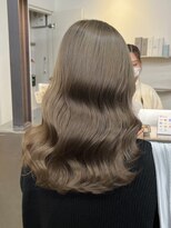 ラックスビー ウメダ 大阪梅田店(LUXBE UMEDA) 透明感艶カラー オリーブベージュ ゆるふわカール
