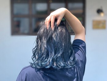 ハイドアウト(HIDEOUT)の写真/ケアブリーチを使ったカラーで髪の毛にも優しく"なりたい"を叶える！髪に優しく、透明感のある髪色に◎