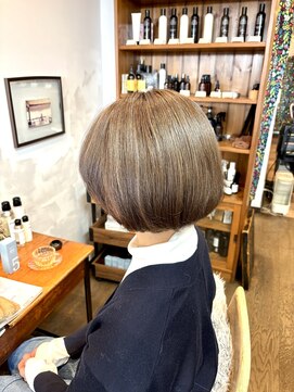 ミーノ(mieno) 白髪ぼかしハイライト