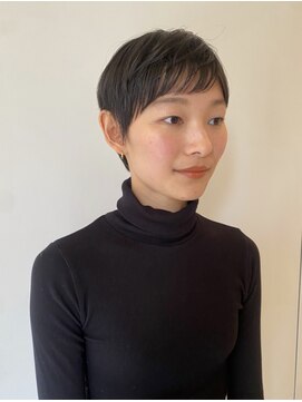 シータ(sheta) 耳出しベリーショート