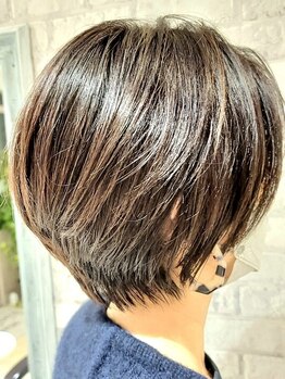 亀戸駅3分！経験豊富なスタイリストが髪質や骨格、クセを見極め、魅力を引き出す理想のスタイルをご提案！