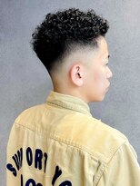 フジヤマバーバーショップ アジト(FUJIYAMA BARBER SHOP ajito) スキンフェードプードルパーマ【田中美旺】b628