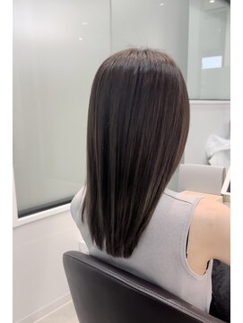 カーラ(kalah) ストレート×アッシュベージュ