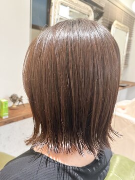 ムーン(moon) #グレージュカラー #シルキーベージュ #斜めバング