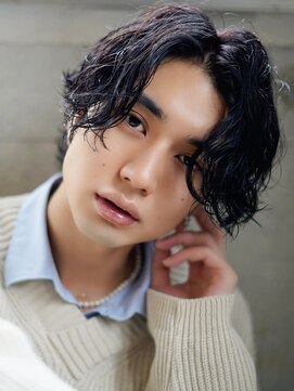 ライラ(Lyla) 無造作質感　ルーズツイスパハンサムプチウルフ