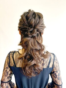 ラフターヘアー(Lafter Hair) ハーフアップ