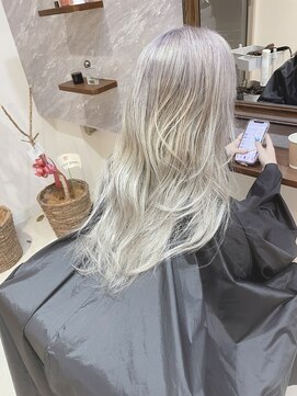 フサ(Fusa) ホワイトカラー