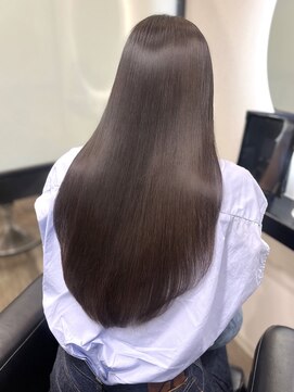 ミリア(MILIA) 20代30代40代大人ツヤ髪スタイル