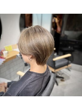 ミエルヘアーエスト 新宿店(mielhair est) ブリーチ1回でできる オリーブグレージュ