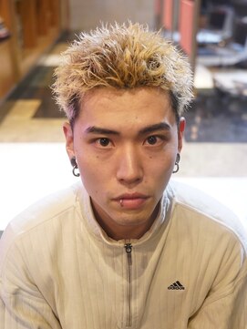 メリケンバーバーショップ コウベ(MERICAN BARBERSHOP KOBE) ブリーチスパイキーショートeasypunk