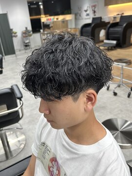 ラヴィズムバイフィフス(LUVISM by fifth) 波巻きツイストスパイラル波打ちパーマフェザーパーマ/新潟