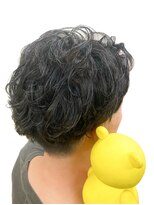 黄ぐまくん美容室 メンズ フェザーパーマ