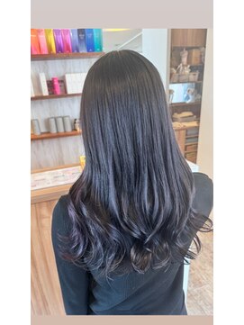 サリュー バイ イザ(Salut by IZA) イヤリングカラー×ピンクカラー似合わせカットセミロング