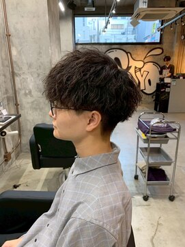 カーニー 北千住(kearny) メンズカットパーマ/ニュアンスパーマ/フェザーパーマ[北千住]