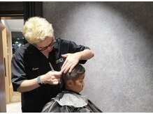 ザ クラン バイ ヘッドライト 仙台長町店(THE CLAN by HEADLIGHT)の雰囲気(カットからシェービングまで様々なメンズメニューお任せください)