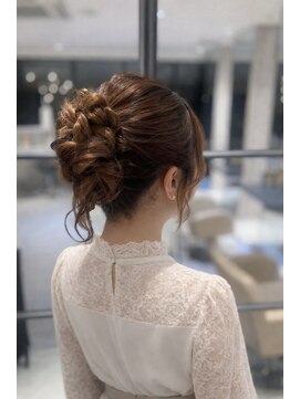 カインド 南青山(hair&make up KIND) 上品かつ華やかなミドルアップスタイル