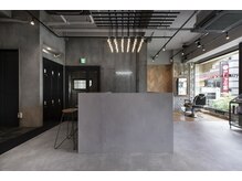 立川で見つけたメンズカットが映える静かなメンズサロン空間