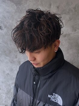 Men’ｓ　GRACEの写真/バーバーで男を磨く！《Men’ｓ GRACE》の波巻き・ツイスパで、周囲を魅了する自分史上最高のスタイル◇