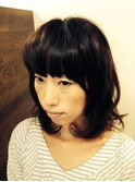 重めのバングで可愛らしさを