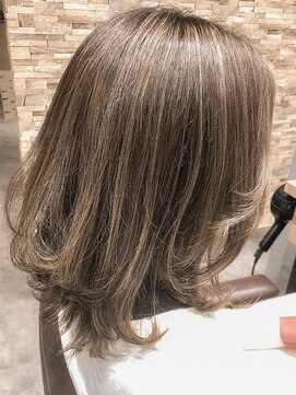 ビースリー ロア ウィービング ハイライト×グレージュカラー2022.3.17