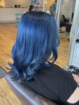 ルッツ(Lutz. hair design) オーシャンブルー【千代田彩夏】