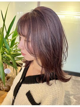 リトバイプティパ(Lit by petit-pas) "ヘアスタイルとラベンダーカラーで色っぽさを"