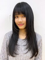 オッジ 西新店(Oggi)&nbsp;アッシュグレー ロングヘア ハイレイヤー 顔周りカット