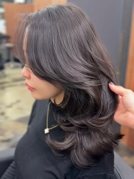 エッセンザ 梅田(ESSENZA) ボリュームup 暗髪 レイヤーカット