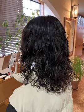 グロウ(GLOW) 山梨甲府レディースパーマサロンケラスターゼトリートメント