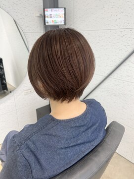 ビーヒアナウ N゜03 金沢駅西店(BE HERE NOW) 大人ショート×チェスナットブラウン