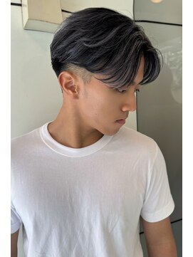 メンズサロン スライバイリアオオサカ(Sly By Ria OSAKA) メッシュカラー/センターパート/ハイライト【梅田/大阪】