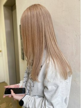 Gritオリジナル髪質改善ストレートで、触り心地抜群な自然なストレートを実現！憧れのツヤツヤ髪に。