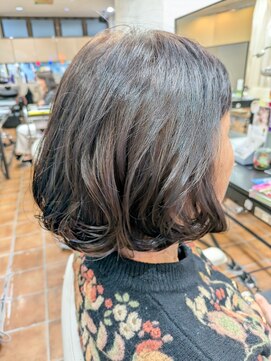 ルナ 大船店(LUNA) 前下がりの丸みのあるボブ(ガール仕上げ)