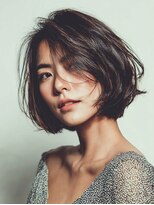 クオーレ(CUORE)&nbsp;大人ひし形ショートボブ×白髪ぼかしハイライト【深井】