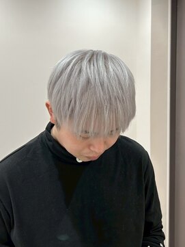 ユウル 横浜(juhl.) シルバーカラーホワイトブロンドブリーチダブルカラーメンズ横浜